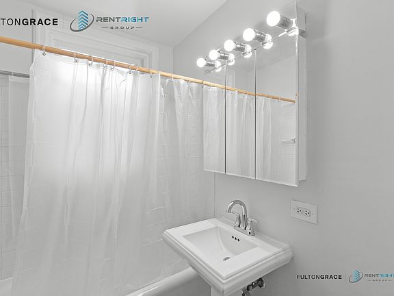 5th image of 534 W Stratford Pl APT 5W