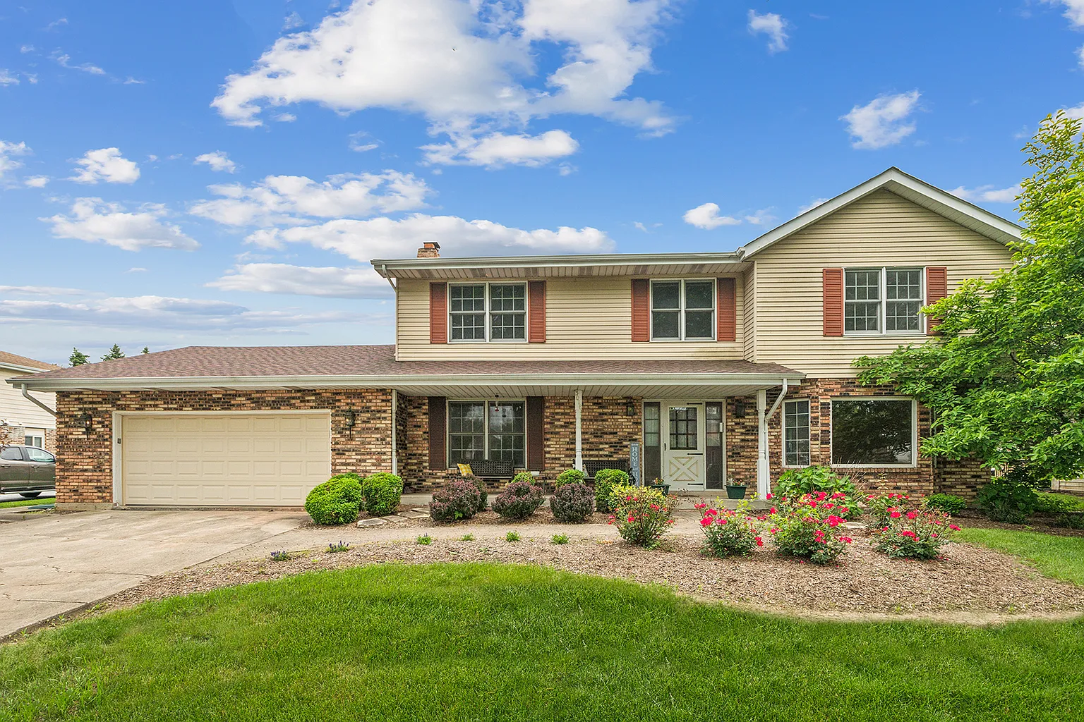 3018 Bonnie Brae Cres photo 1