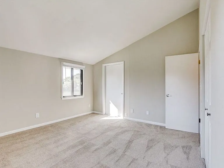 Lake Country Village Apartments — Photo 18