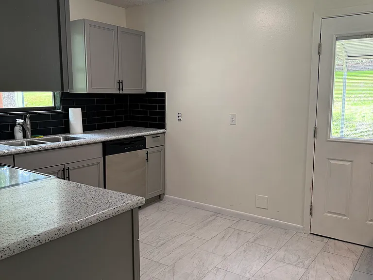 32 Woelfley Ln — Photo 7