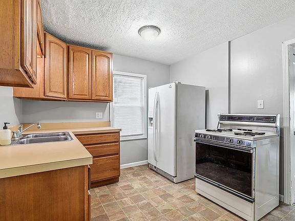 4th image of 491 & 493 Delmar Ave #493