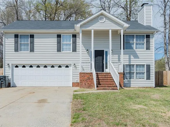 2 Ponderosa Ct, Greensboro, NC 27406