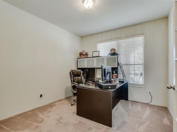 5th image of 4261 Leeds Dr
