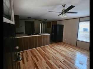 8 Otter Ln, Charleston, WV 25302