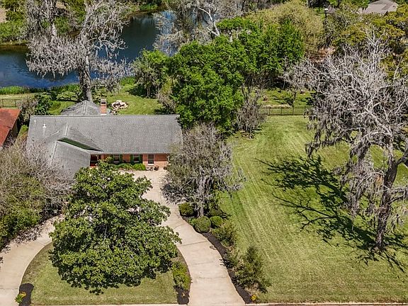 2nd image of 2261 Riverside Dr