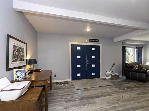 2nd image of 832 Burlington Ave