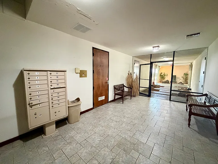 2525 E 19th St #10 — Photo 35