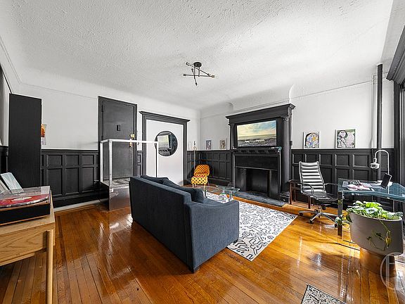 2nd image of 249 W 102nd St APT 1B