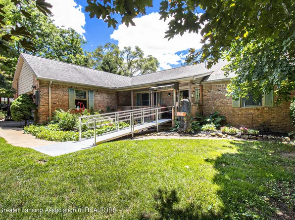 4044 Stafford Dr, Pinckney, MI 48169