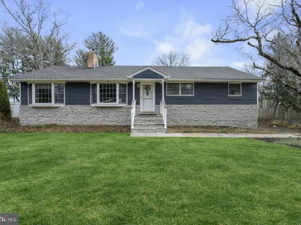 1212 Bear Tavern Rd, Titusville, NJ 08560