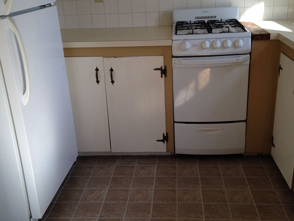 2nd image of 255 Old Town House Rd