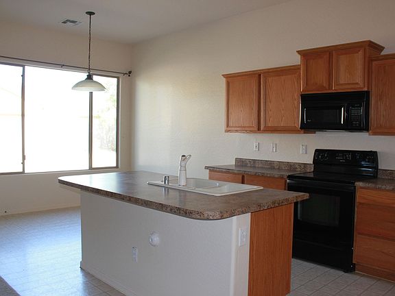 4th image of 18148 W Buckhorn Dr