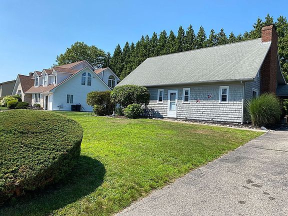 3rd image of 15 Kingston Ln