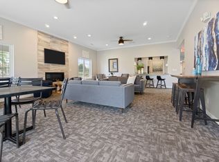 6801 Parkedge Cir #25-6634P, Franklin, WI 53132