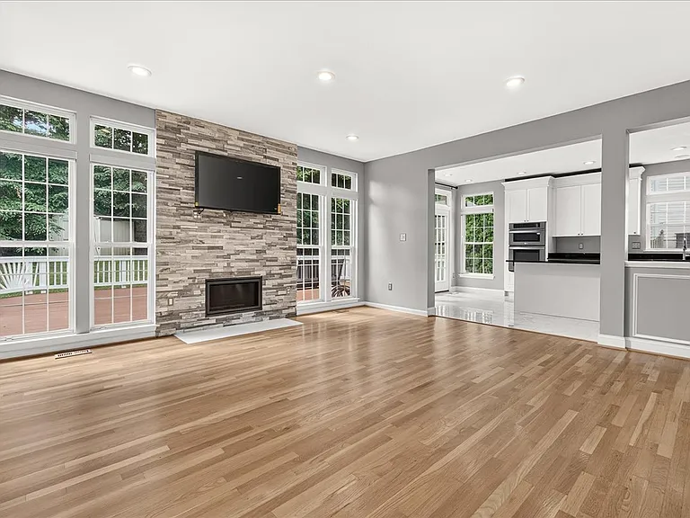 6455 Saddlebrook Ln — Photo 19