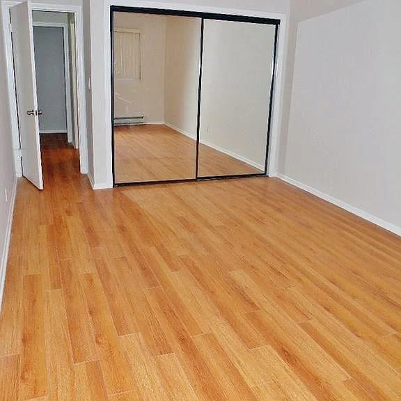 1424 Amherst Ave — Photo 5