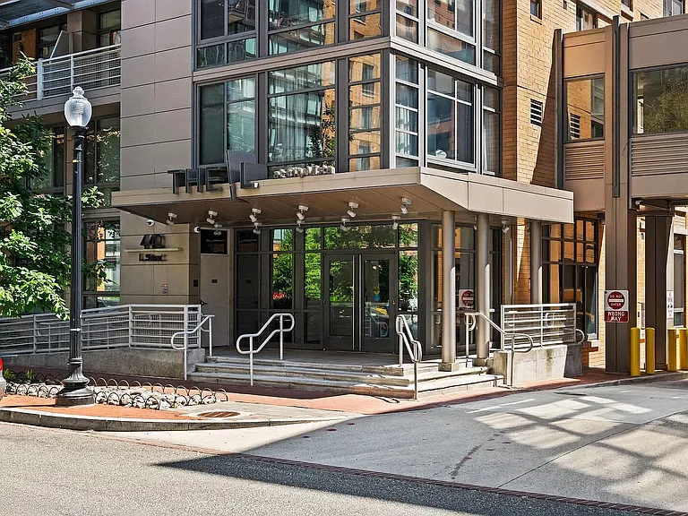440 L St NW #305 — Photo 2