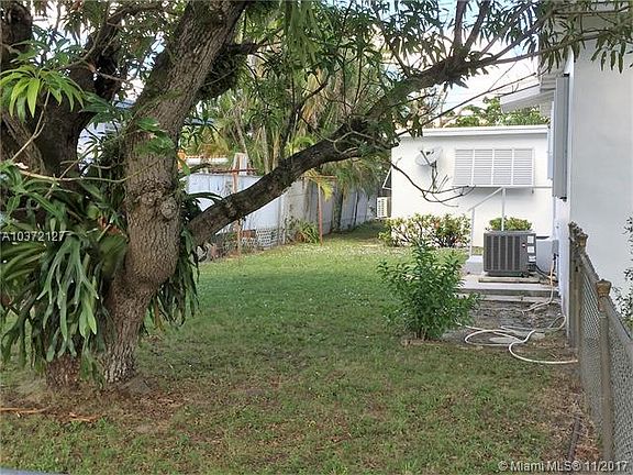 4th image of 1150 SW 63rd Ave