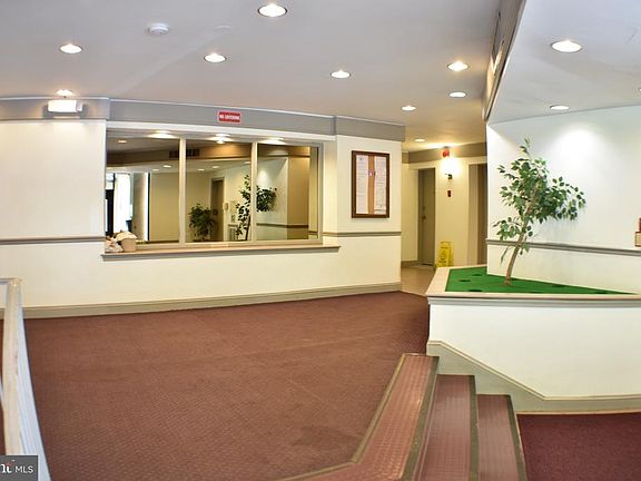 5th image of 4415 Briarwood Ct N APT 41