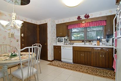 3rd image of 5030 N Austin Ave APT 3A