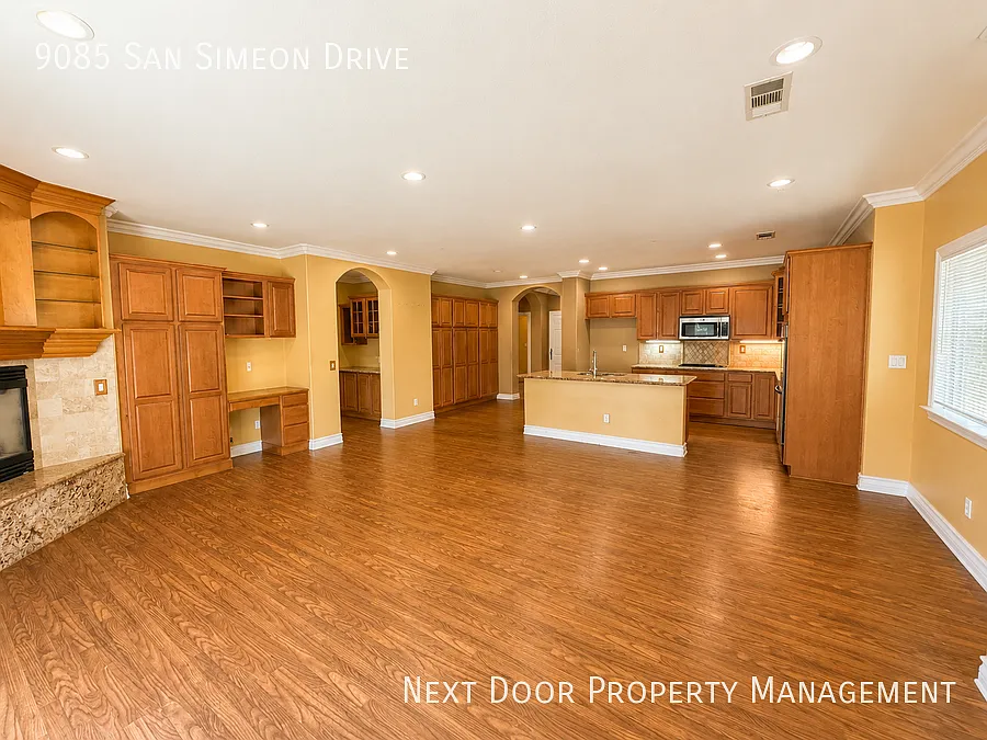 Spacious 3-Bed, 3-Bath + Bonus room as office/den. Great room - Open Kitchen with island. Gem in ... — Photo 1