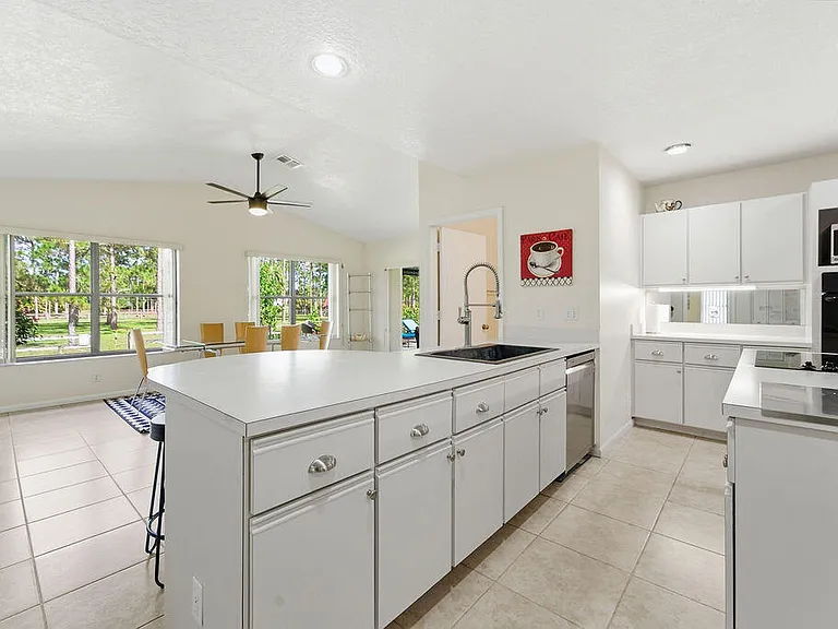 5562 Reynolds Rd — Photo 14