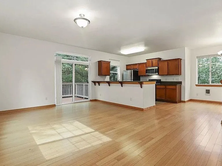 5110 SW 49th Dr #A — Photo 2