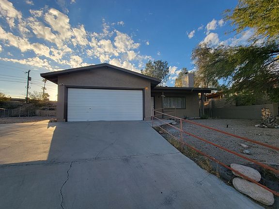 2nd image of 1464 Summit Dr