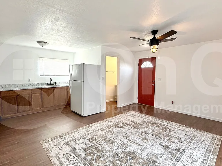 1209 W Indianola Ave #B — Photo 8