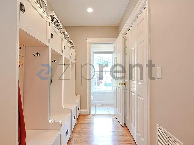 209 State St — Photo 11