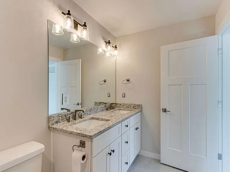734 Lee St — Photo 19