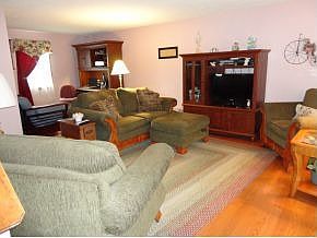 2nd image of 15 Peterborough Pl