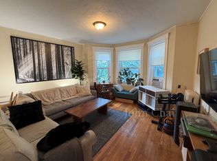 376 Riverway APT 10, Boston, MA 02115