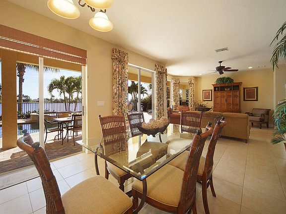 5th image of 418 Cape Coral Pkwy W