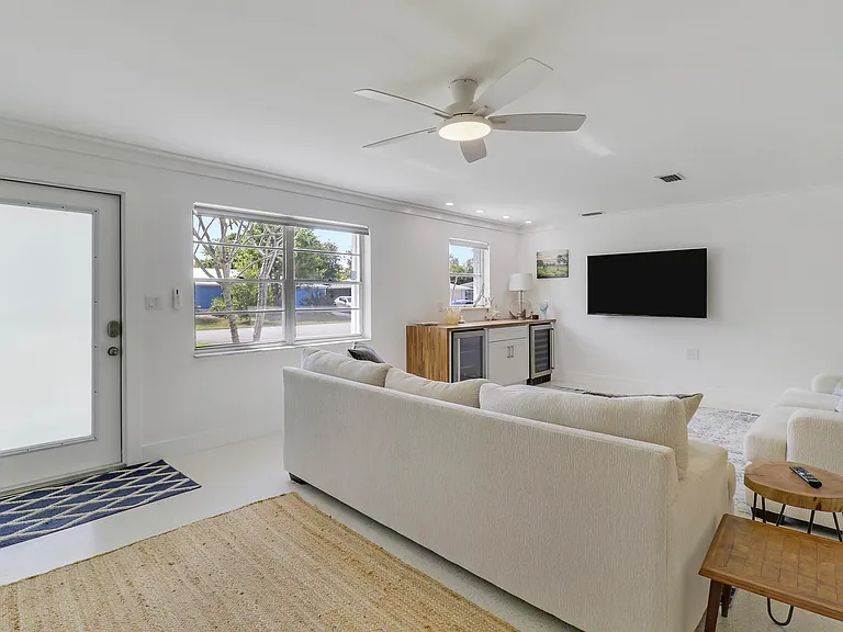 1518 Summer Ave — Photo 7