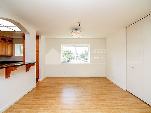 4th image of 1943 Mount Vernon Ct APT 306