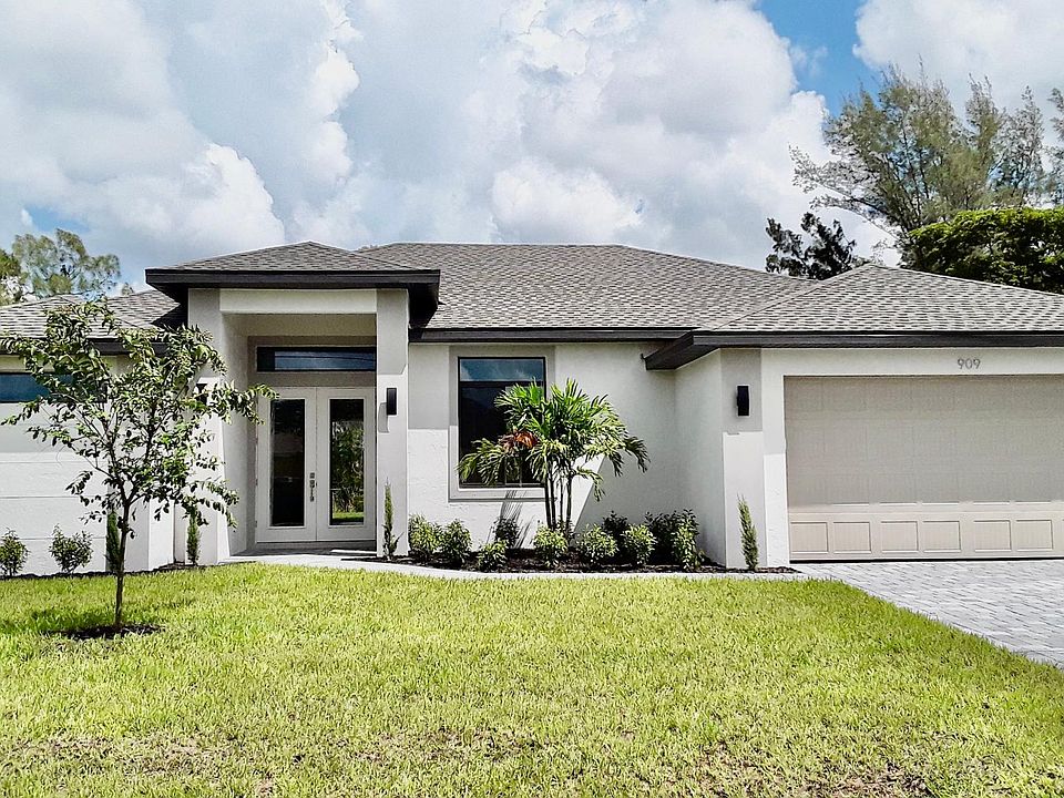1st image of 401 NW 18th Pl