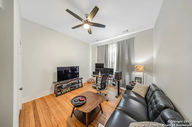 509 W Mistletoe Ave — Photo 21