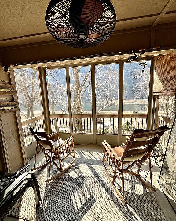 1st image of 364 Wimbledon Dr APT 2