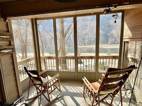 364 Wimbledon Dr APT 2, Branson, MO 65616