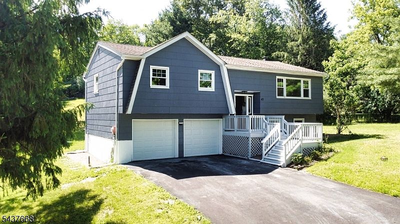 1st image of 43 Courtland Dr