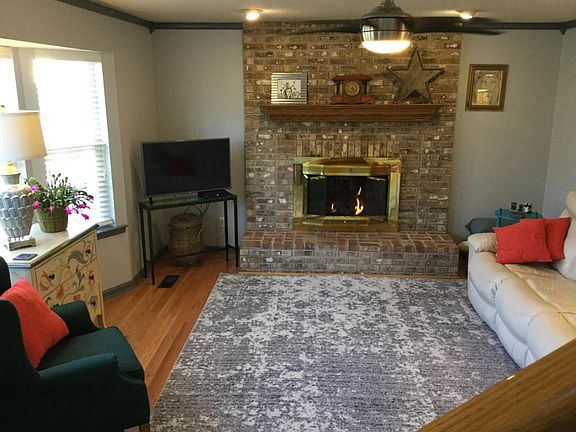 3rd image of 115 Pebblestone Dr #84