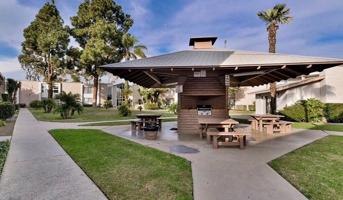 Moss St, Chula Vista — Photo 3