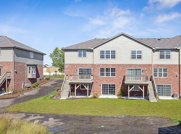2nd image of 9427 Parkwood Ln