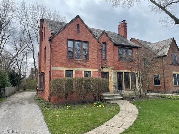 3830 Claridge Oval, University Heights, OH 44118
