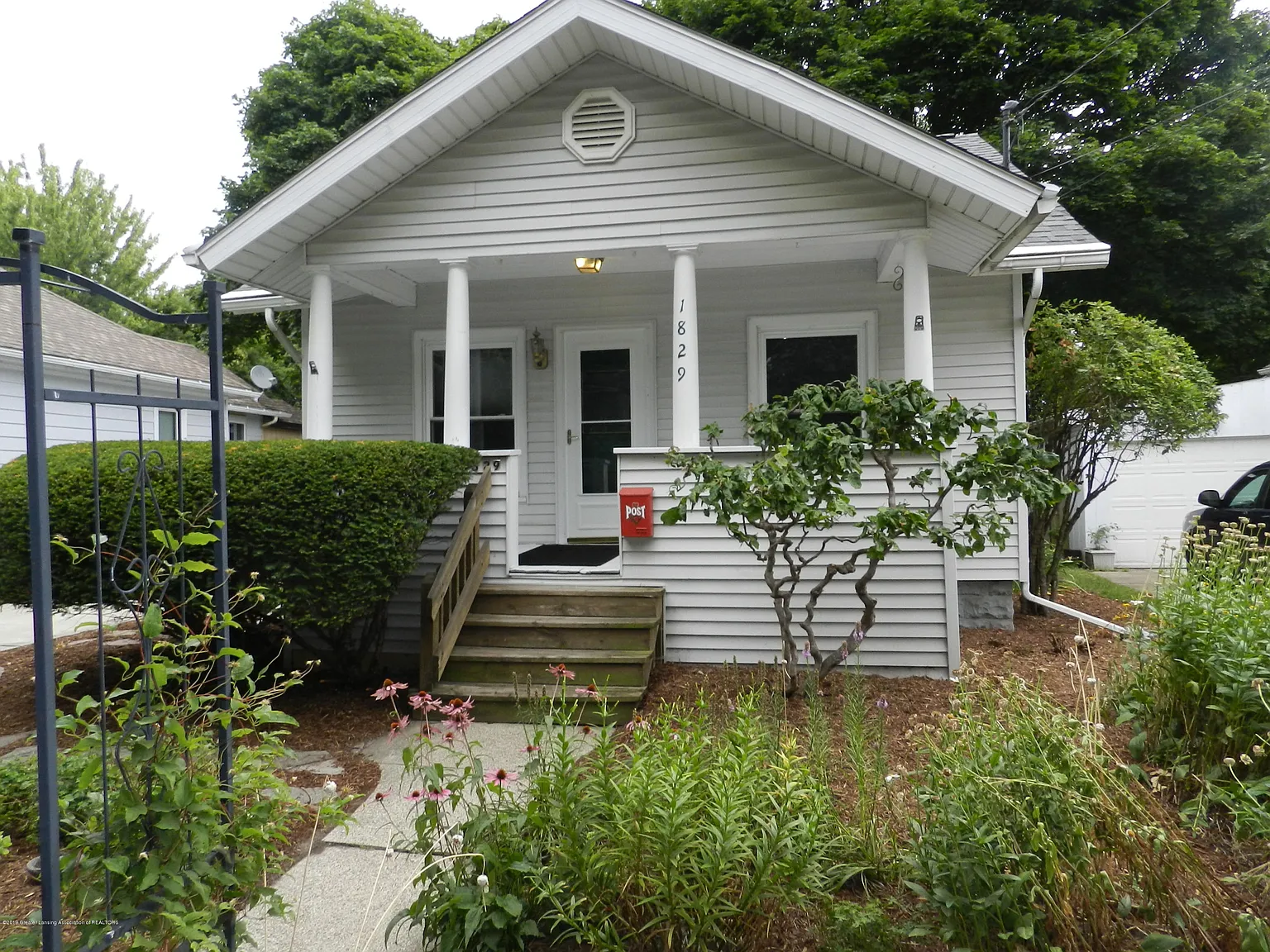 1829 Davis Ave photo 1