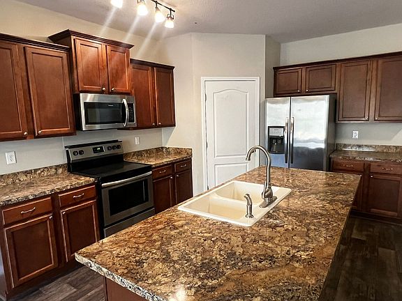 4th image of 214 Brooklet Circle St