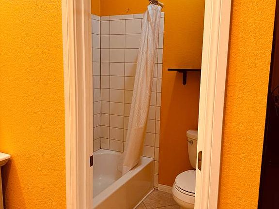 5th image of 5132 Montair Ave Studio B