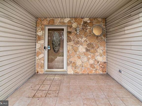 5th image of 119 Glasswycke Dr
