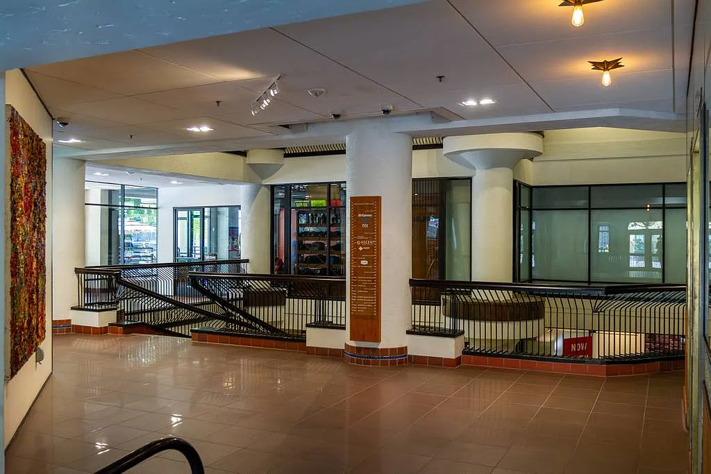 McClintock Warehouse Lofts — Photo 3